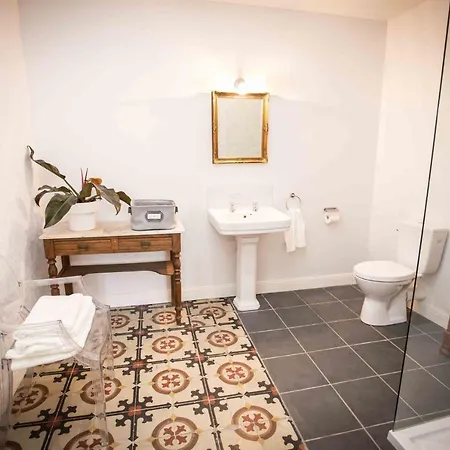 Townhouse فندق مبيت وإفطار 4*