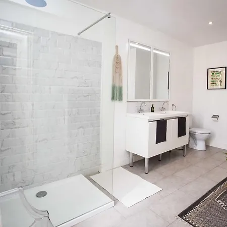 Townhouse 4*