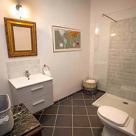 Bed & Breakfast Townhouse 4*